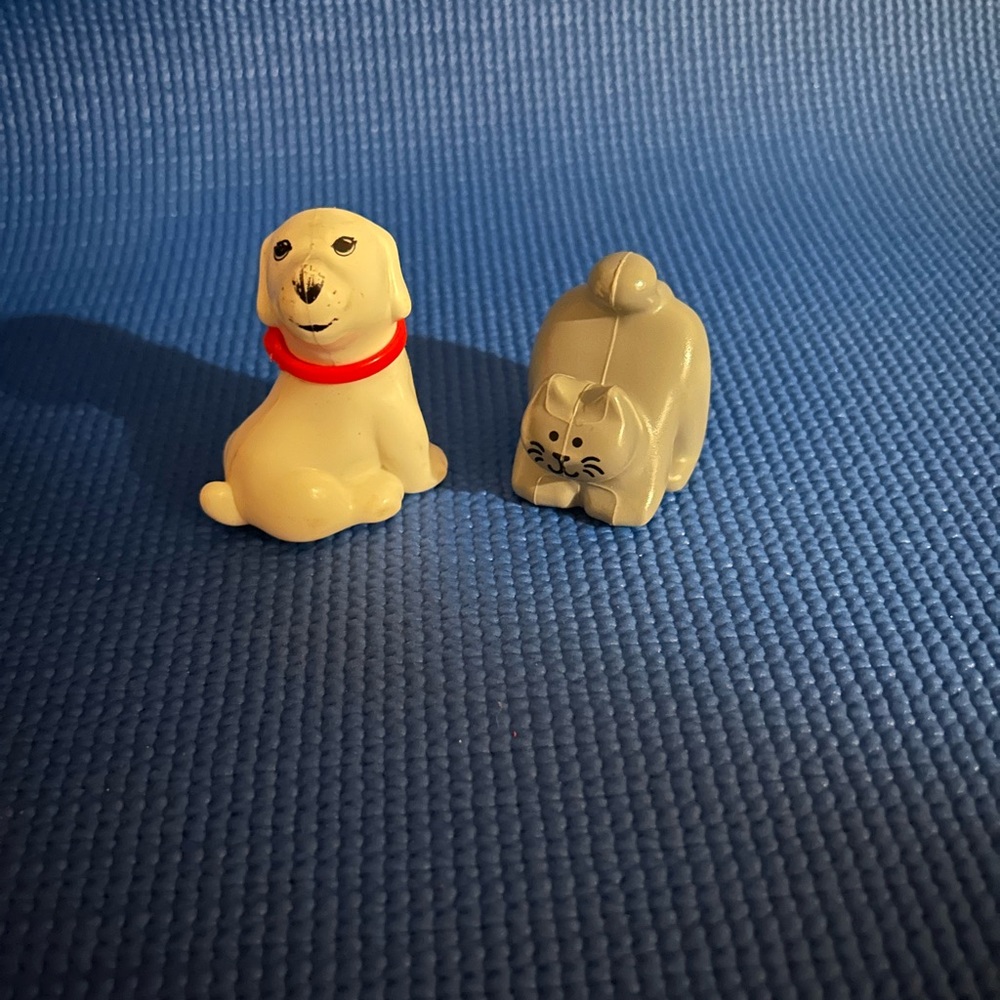 Little Tikes Dollhouse Dog and Cat